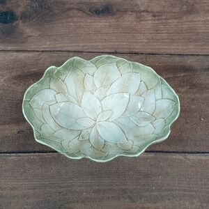 Italian Leaf Motif Ceramic Serving Bowl Decorative Dish